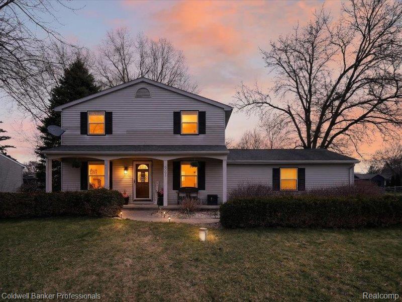 6091 Rocking Chair Road, Grand Blanc, MI 48439 — front exterior