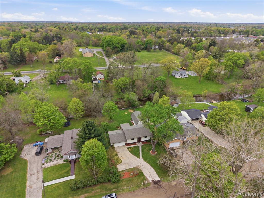2465 Egelston Avenue, Burton, MI 48509 — Photo 52