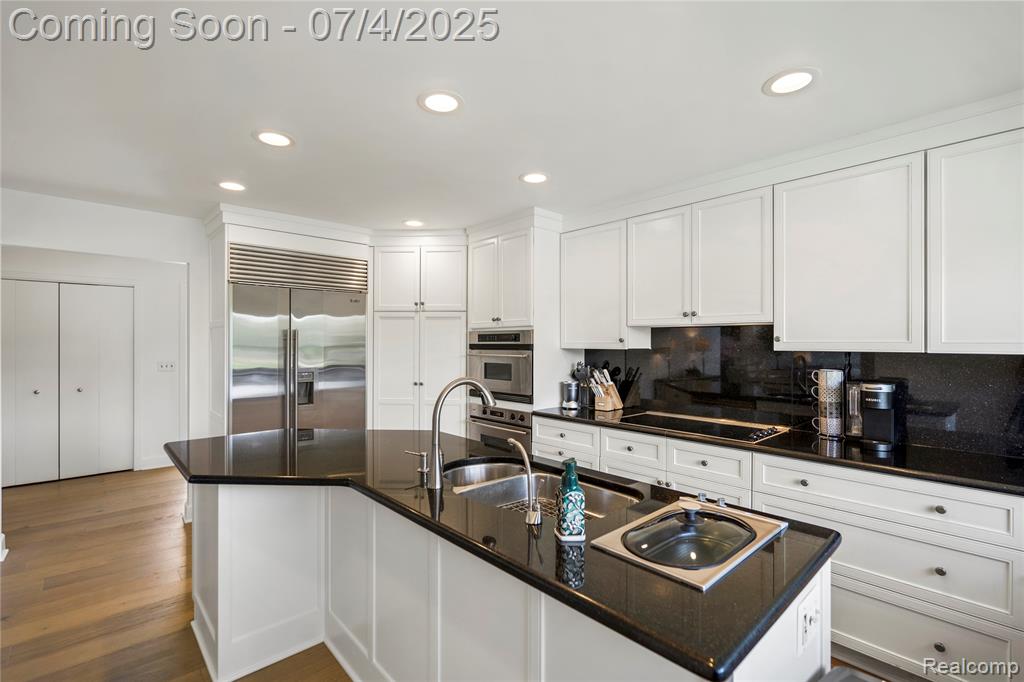 938 Brookwood Lane E, Rochester, MI 48309 — Photo 7