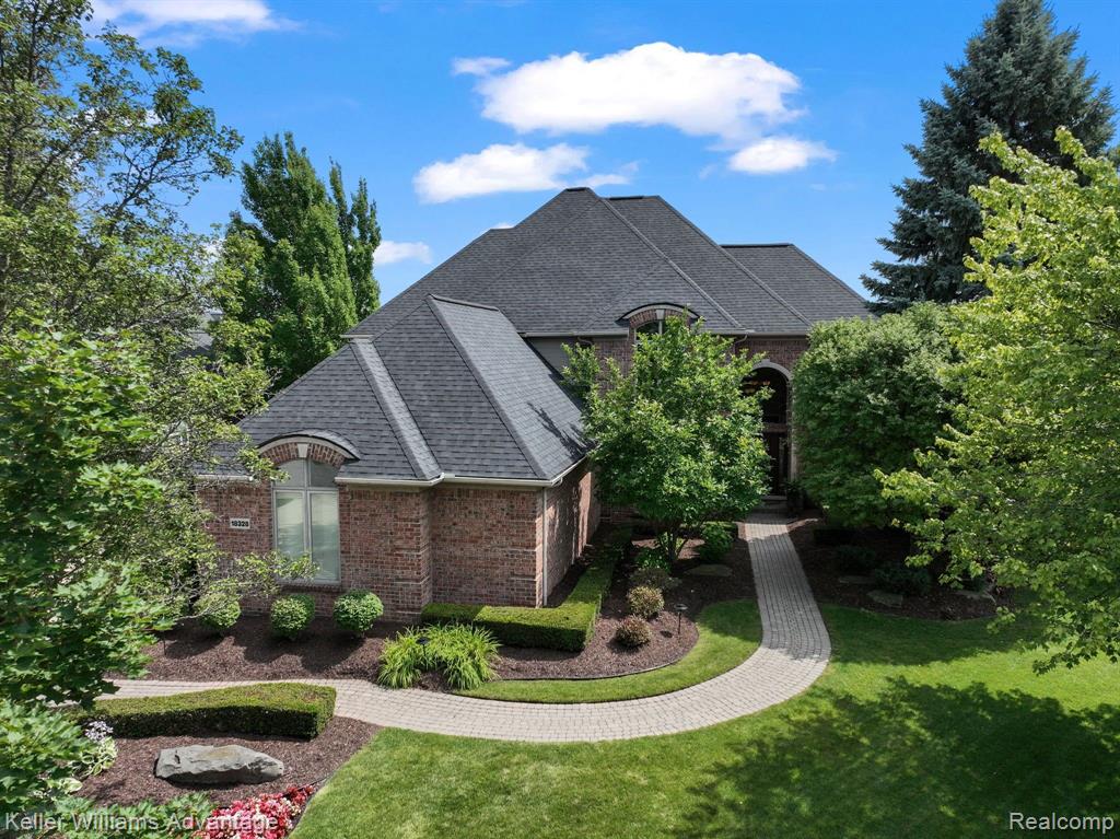 18328 Clairmont Circle E, Northville, MI 48168 — Photo 2