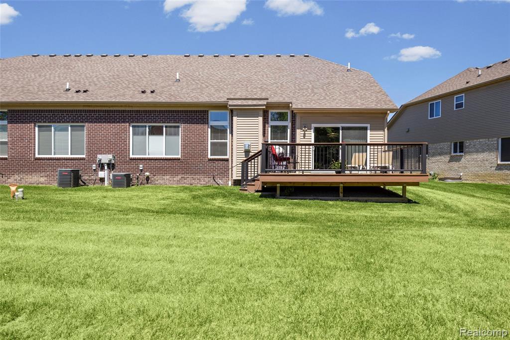 30289 Berghway Trail, Warren, MI 48092 — Photo 35