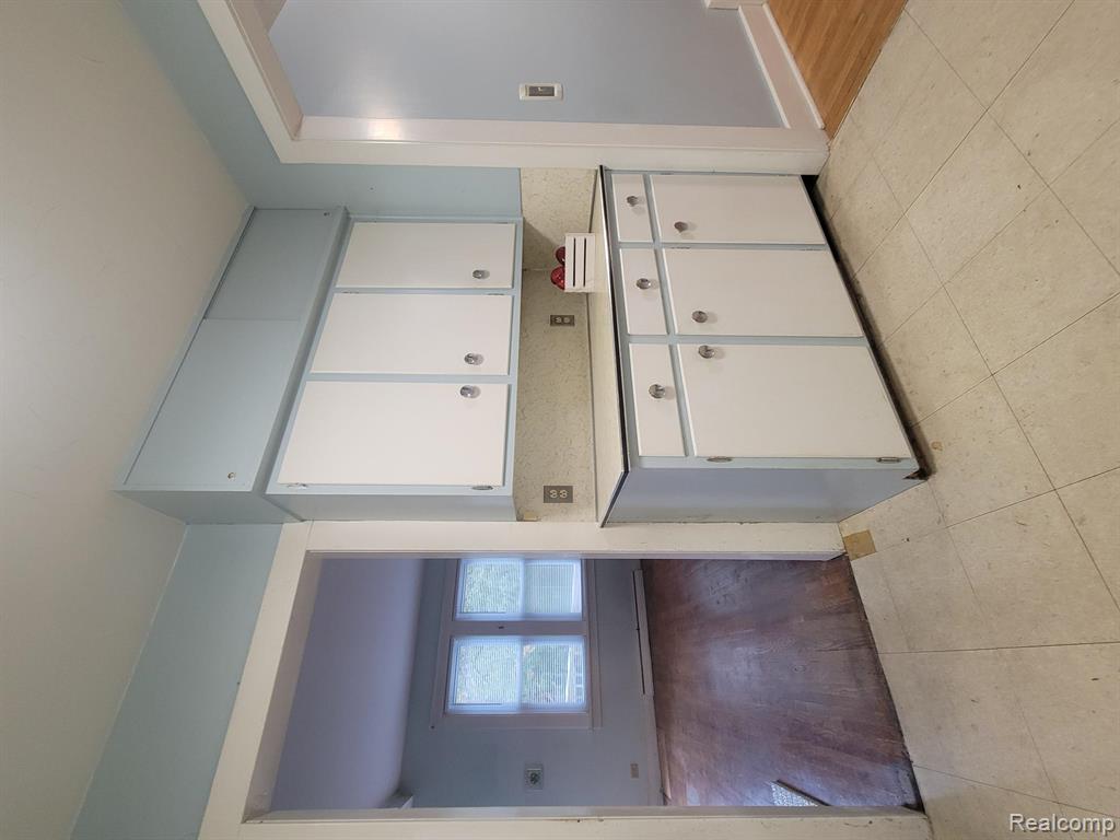 205 Park Avenue, Holly, MI 48442 — Photo 3