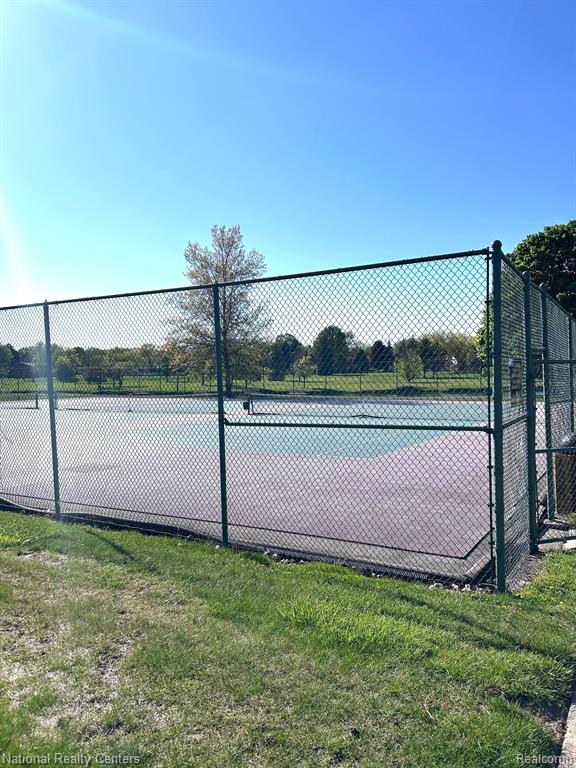 1840 BRENTWOOD Drive, Troy, MI 48098 — Photo 16