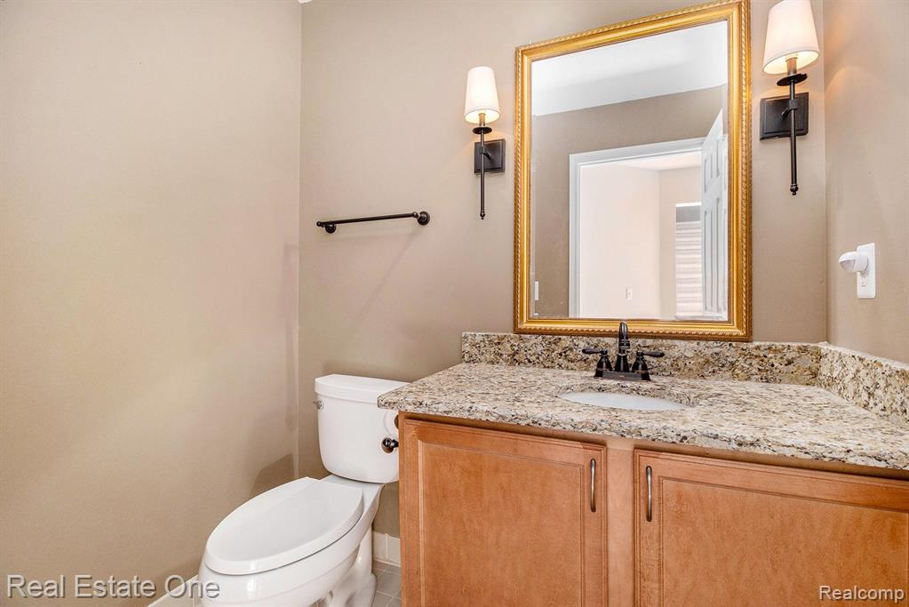 4205 Honeysuckle Drive, Sterling Heights, MI 48314 — Photo 7