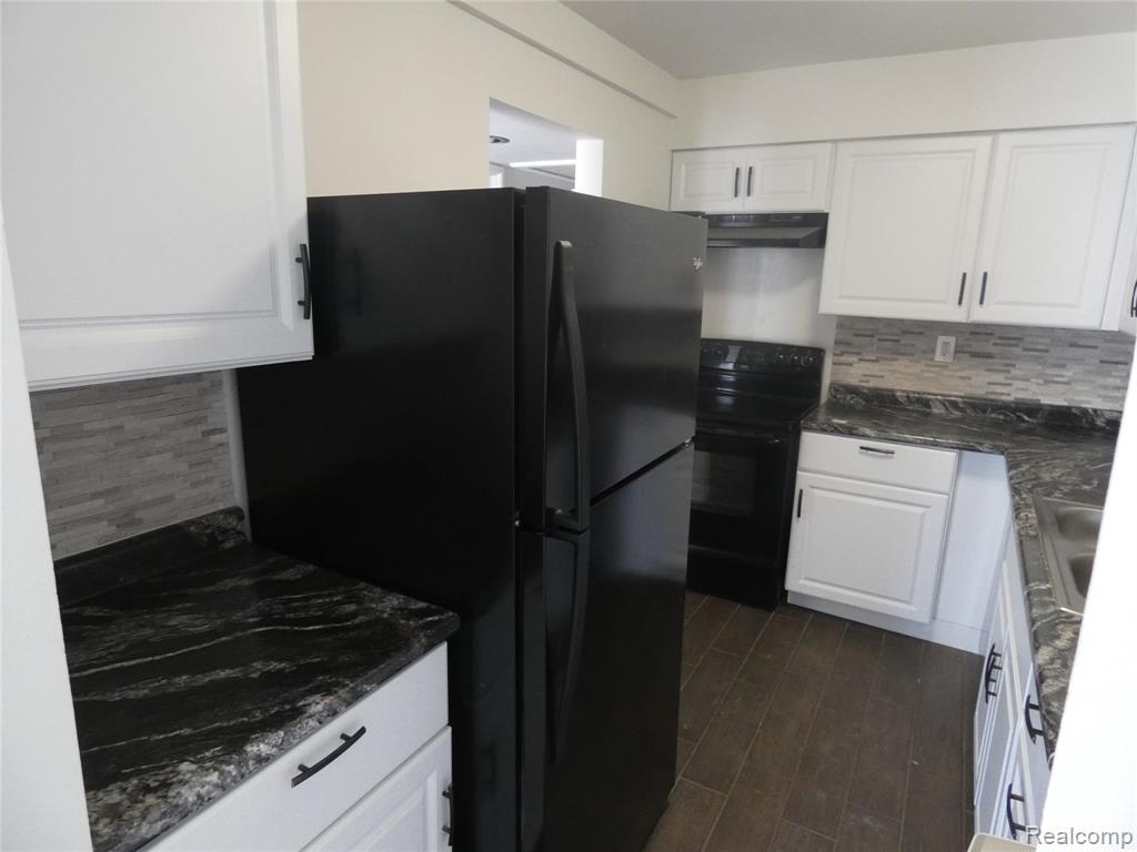 1862 Colonial Village Way, 3, Waterford, MI 48328 — Photo 9