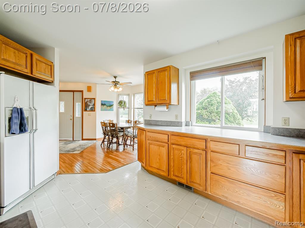6398 High Valley Drive, White Lake, MI 48383 — Photo 9