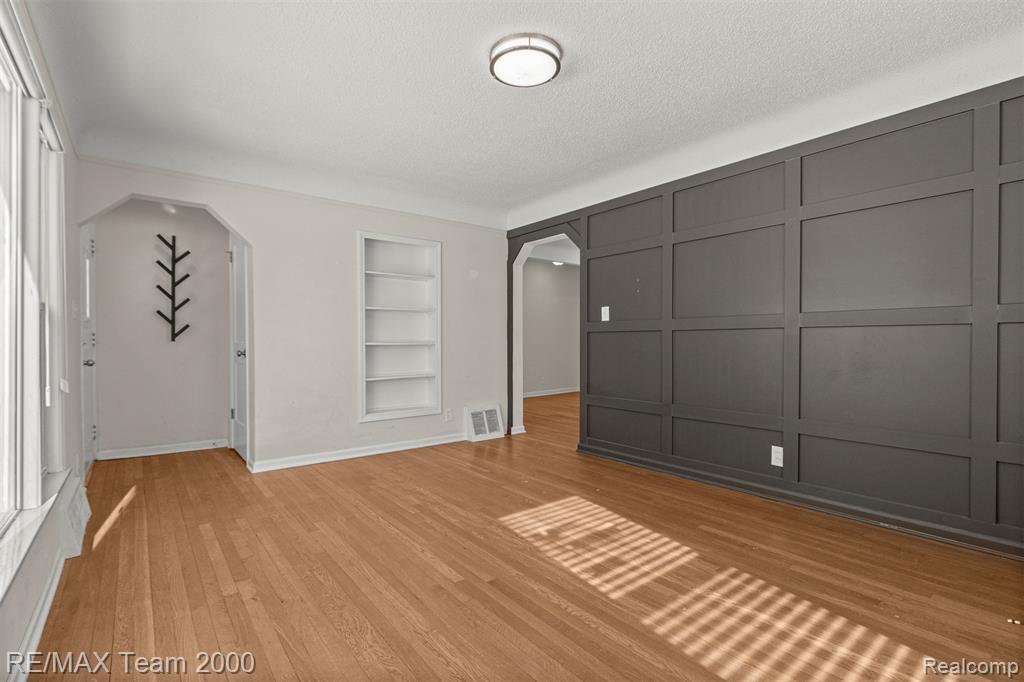 2076 Thomas Avenue, Berkley, MI 48072 — Photo 10