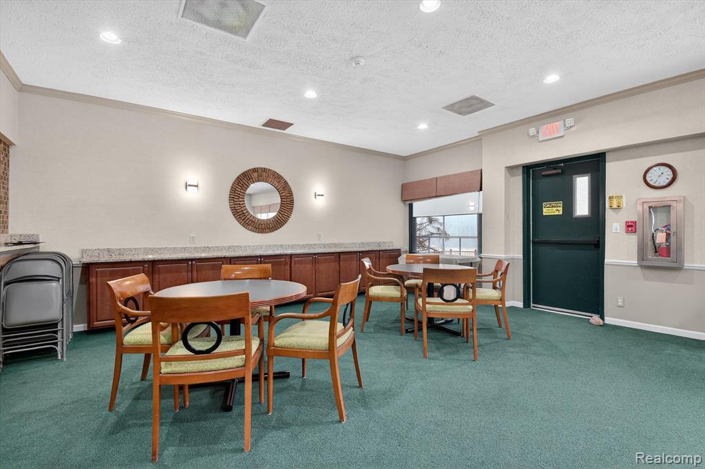43100 12 Oaks Crescent Drive, 2033, Novi, MI 48377 — Photo 40