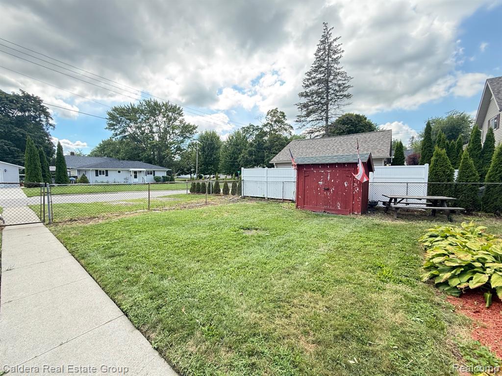 809 Waterloo Street, St. Clair, MI 48079 — Photo 14