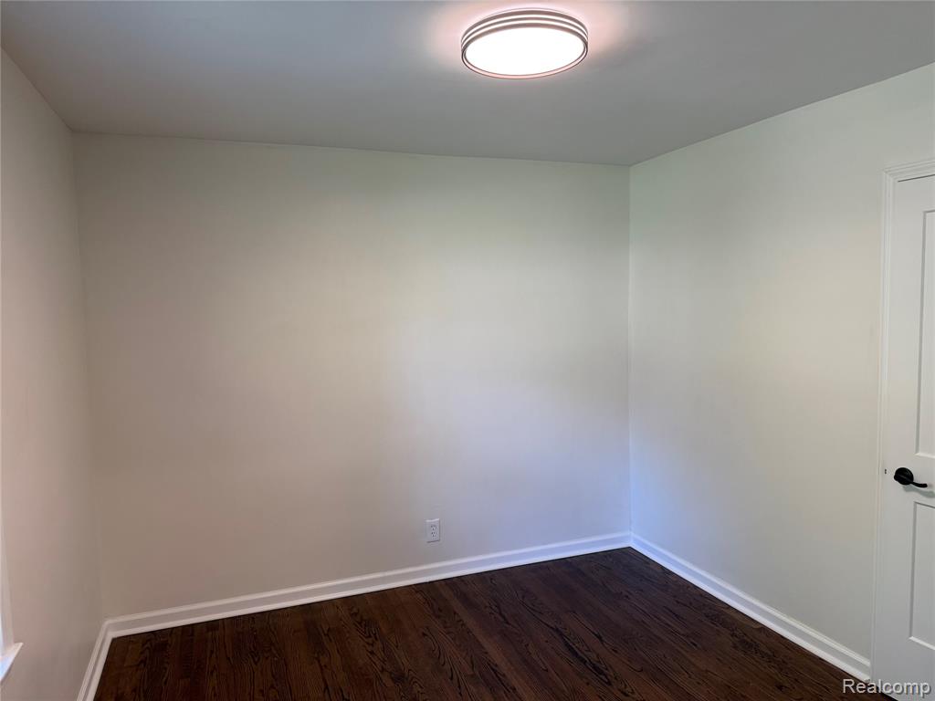 18141 Sunnybrook Avenue, Lathrup Village, MI 48076 — Photo 17