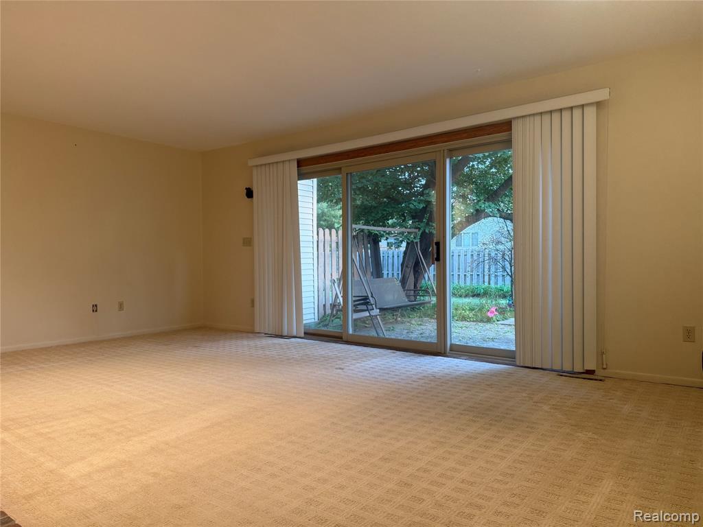 6302 Laurentian Court, Flint, MI 48532 — Photo 6