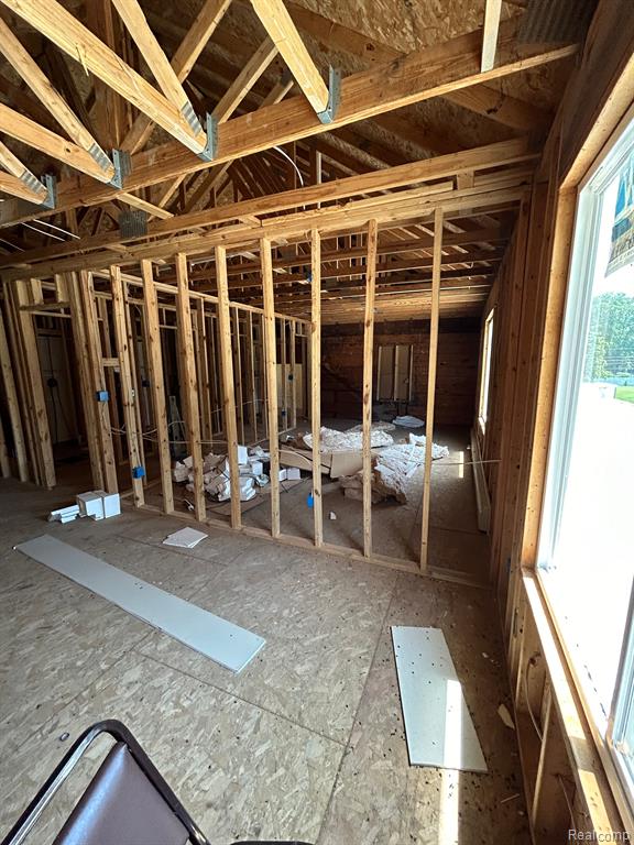 80375 MAIN Street, Memphis, MI, 00000