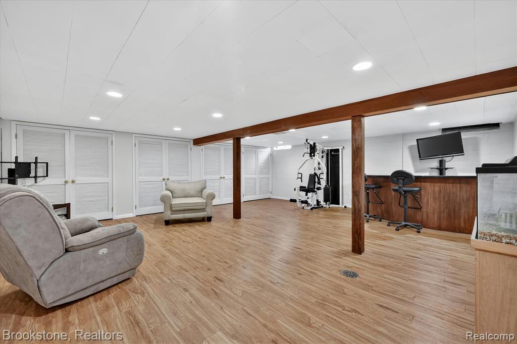 30261 Ardmore Drive, Farmington, MI 48334 — Photo 27