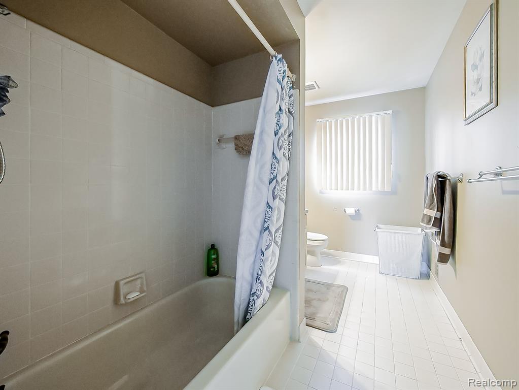 48199 Lafayette Drive, Macomb, MI 48044 — Photo 42
