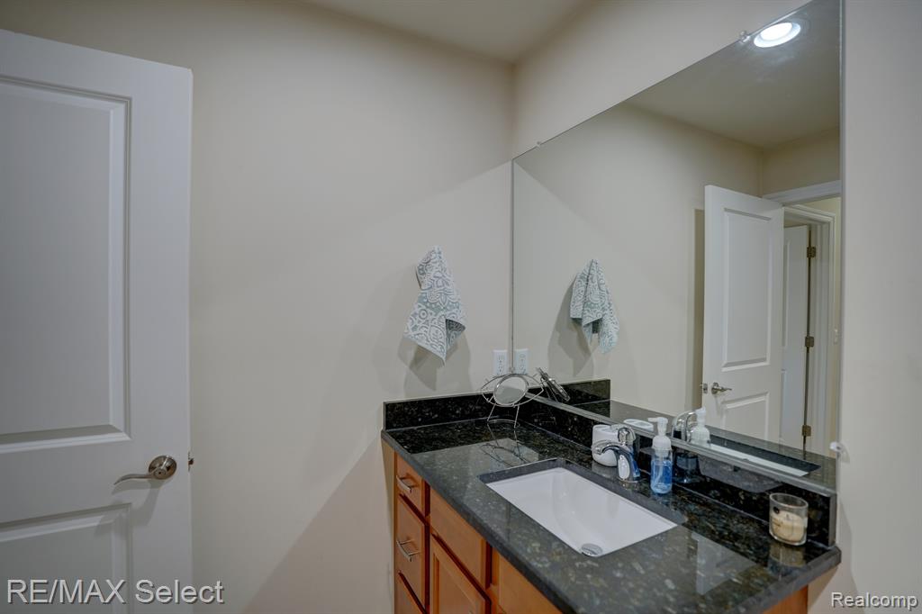 4062 OAK Street, Grand Blanc, MI 48439 — Photo 36