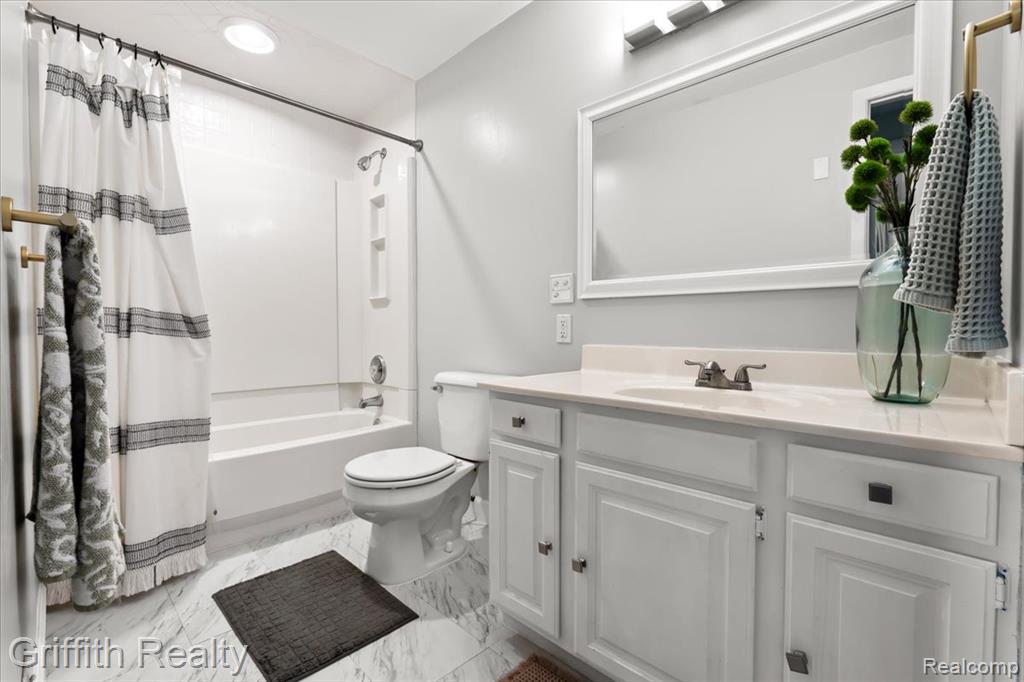 6531 Catalpa Drive, Brighton, MI 48116 — Photo 18