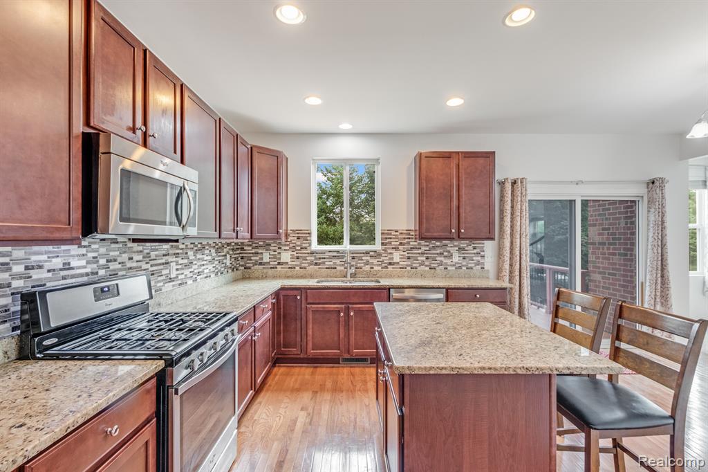 44843 STOCKTON Drive, Novi, MI — Photo 8