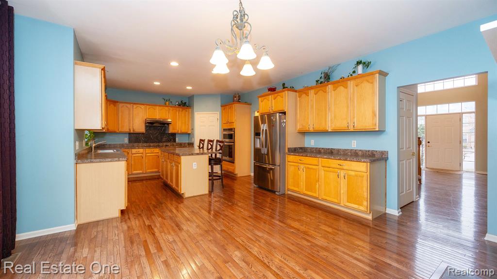 17041 ALGONQUIN Drive, Northville, MI 48168 — Photo 27