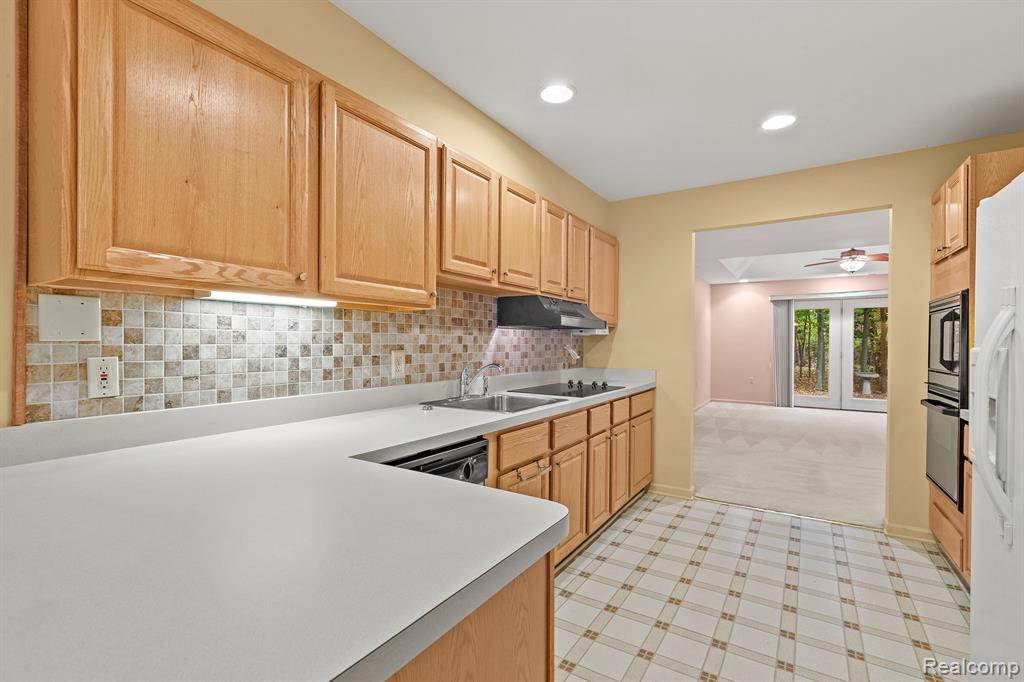 21334 MULBERRY Court, 50, Farmington Hills, MI 48336 — Photo 20