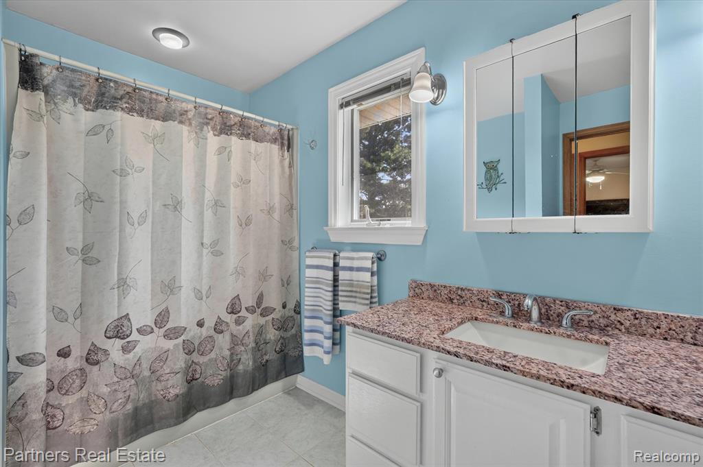 9145 Apple Orchard Drive, Fenton, MI 48430 — Photo 22