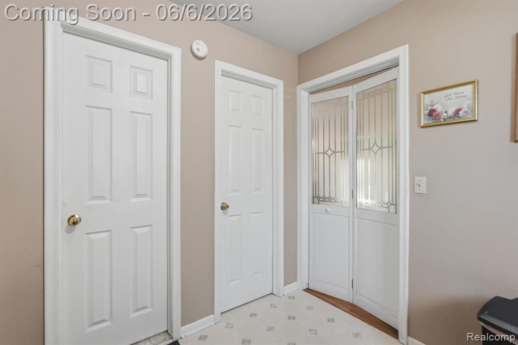 42321 Royal Lane, Clinton Twp, MI 48038 — Photo 4
