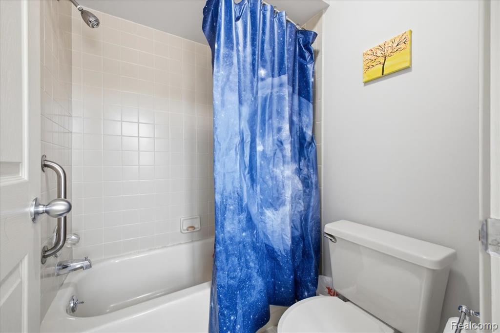 678 Highgate, Rochester Hills, MI 48307 — Photo 24