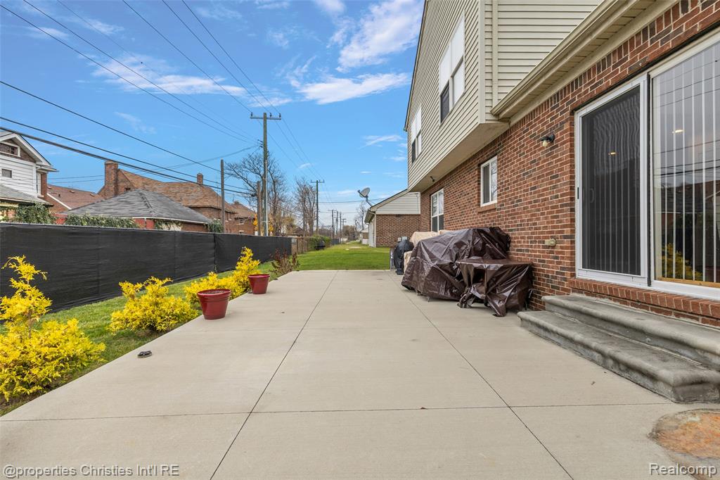 781 Saint Clair Street, Detroit, MI 48214 — Photo 47