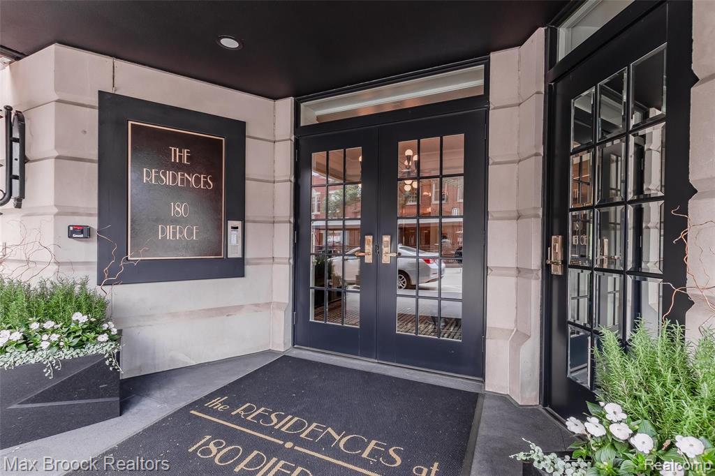 180 PIERCE ST UNIT 4, Birmingham, MI 48009