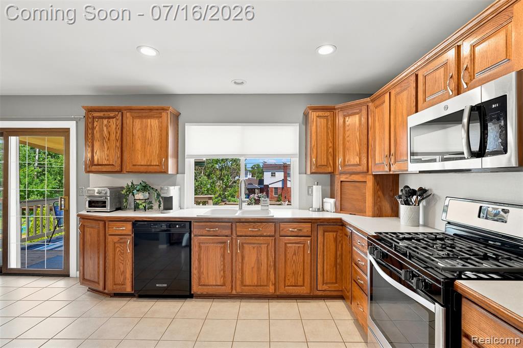 4731 Pare Lane, Trenton, MI 48183 — Photo 11