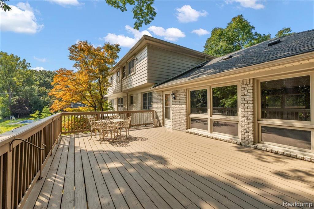 4363 SUNNINGDALE Drive, Bloomfield Hills, MI 48302 — Photo 8