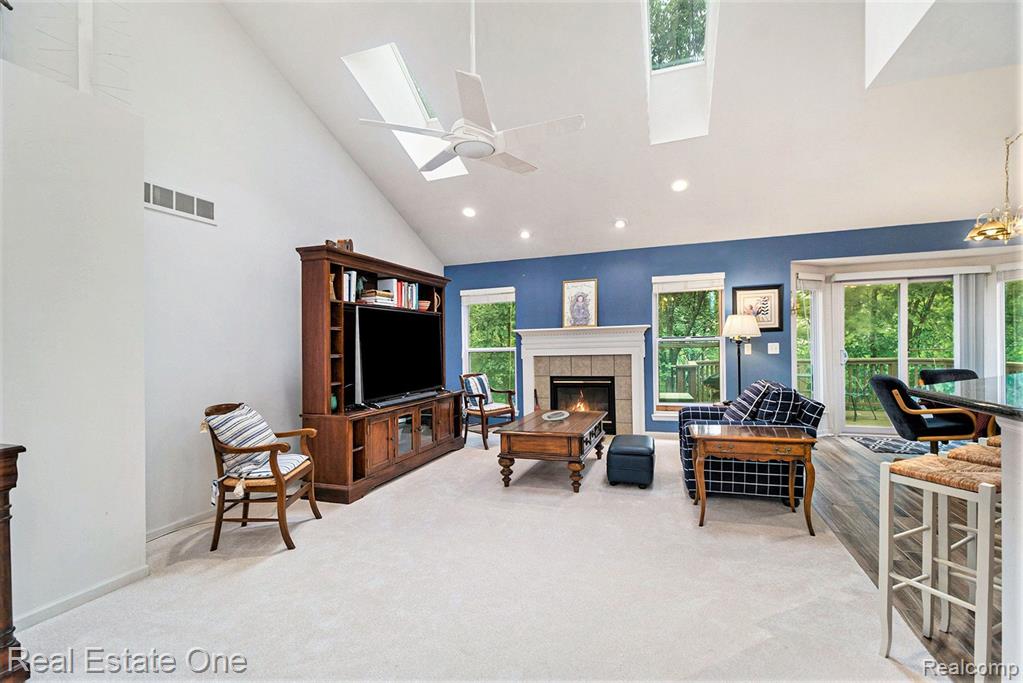40832 LENOX PARK Drive, Novi, MI 48377 — Photo 6