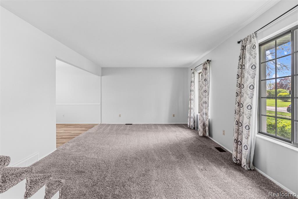 604 Luce Avenue, Flushing, MI 48433 — Photo 11