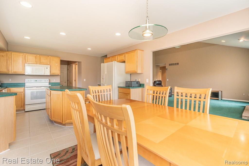 52033 Pebble Creek Drive, New Baltimore, MI 48047 — Photo 7