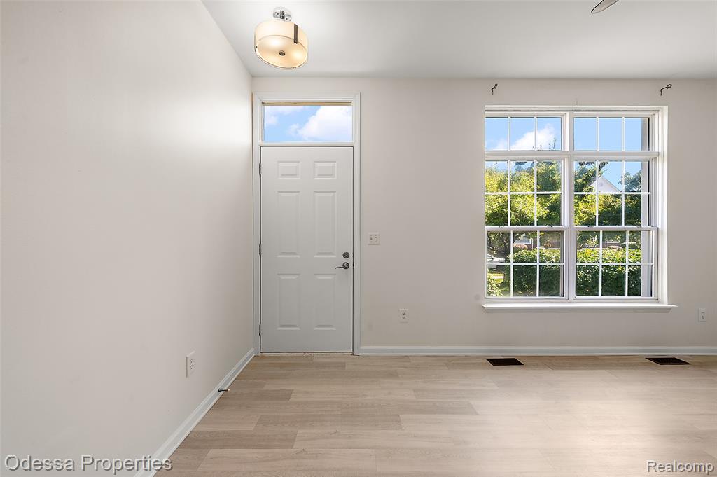 43103 Strand Drive, Sterling Heights, MI 48313 — Photo 2