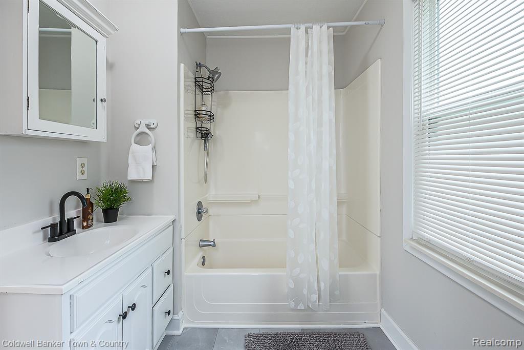 333 FAIRMOUNT Street, Whitmore Lake, MI 48189 — Photo 12