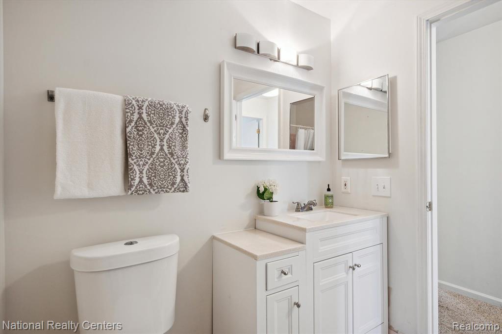 42595 LILLEY POINTE Drive, Canton, MI 48187 — Photo 25