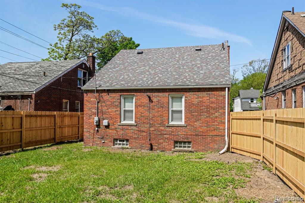 15810 ROBSON Street, Detroit, MI 48227 — Photo 17