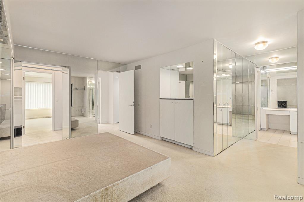 6964 Pebblecreek Woods Drive, West Bloomfield, MI — Photo 18