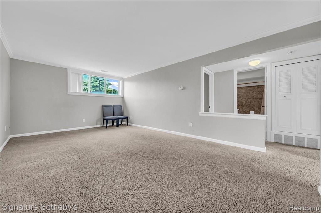 8260 CRESTVIEW Drive, C1, Sterling Heights, MI 48312 — Photo 11