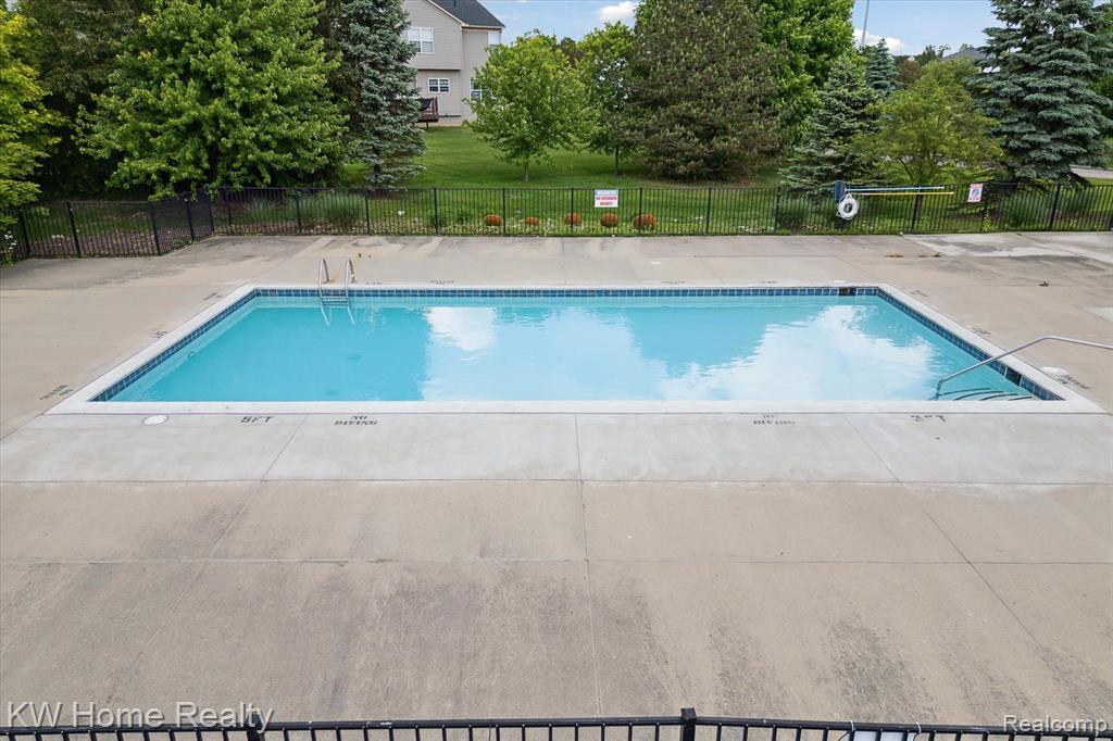 4672 NUTMEG Drive, Ypsilanti, MI 48197 — Photo 67