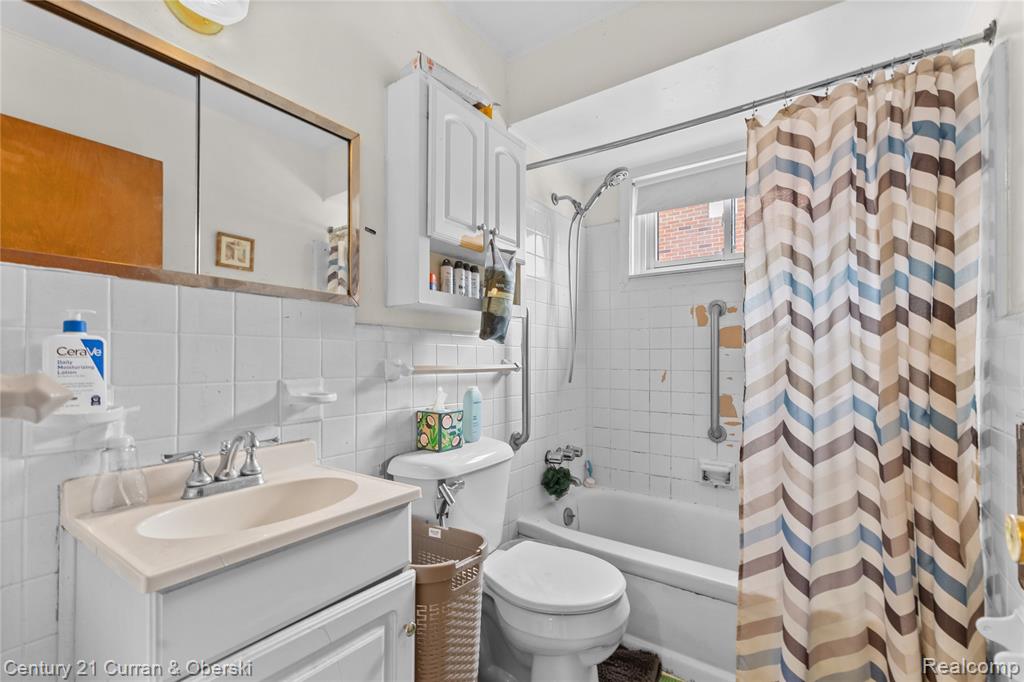 8605 Dixie Lane, Dearborn Heights, MI 48127 — Photo 9