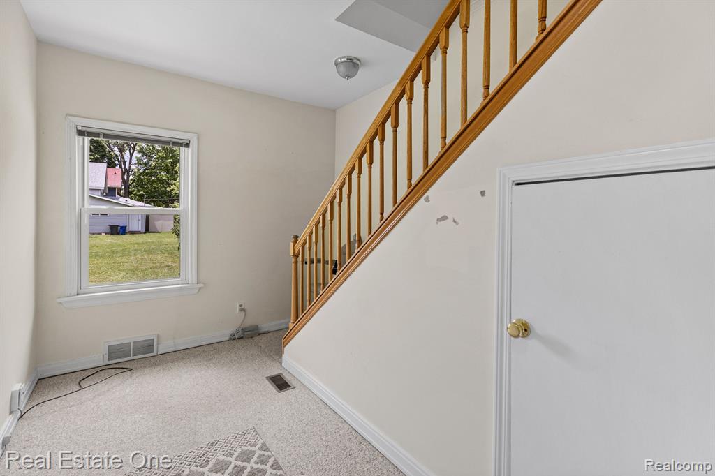 447 E JACKSON Street E, Lake Orion, MI 48362 — Photo 22
