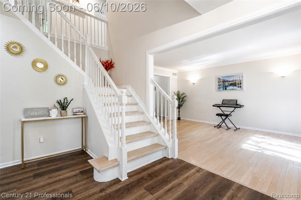 425 Cherry Grove Lane, Walled Lake, MI 48390 — Photo 9