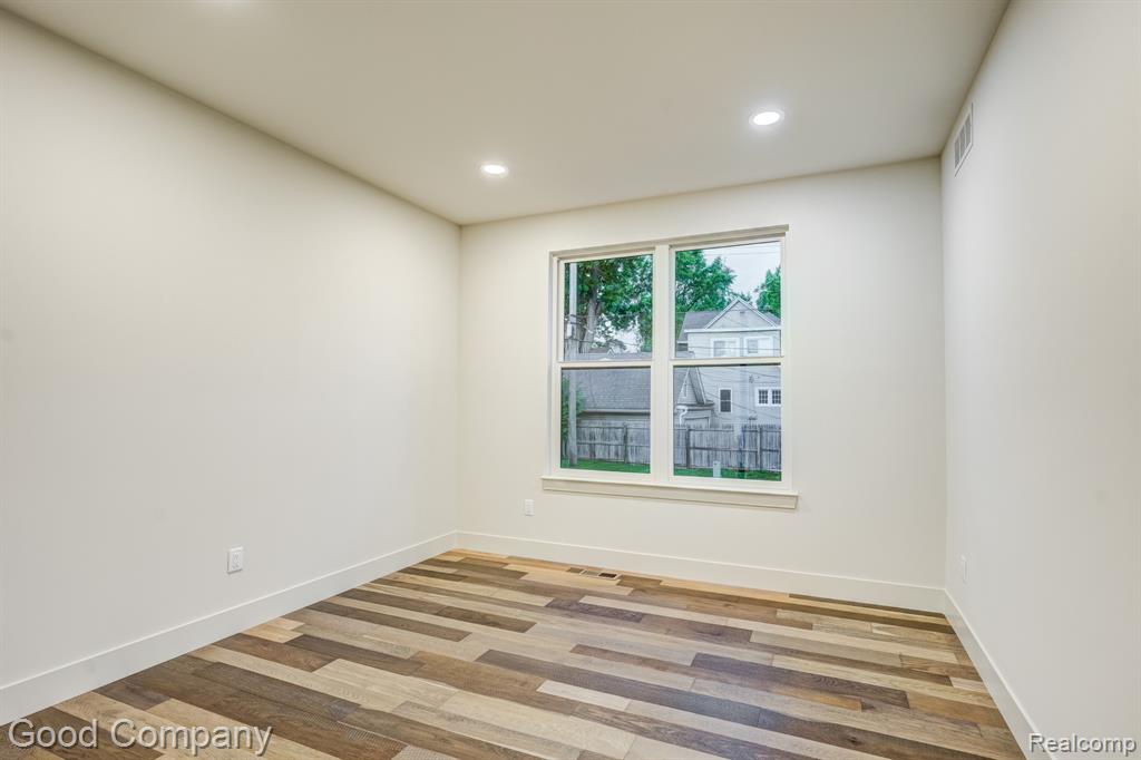 812 Irving Avenue, Royal Oak, MI 48067 — Photo 31