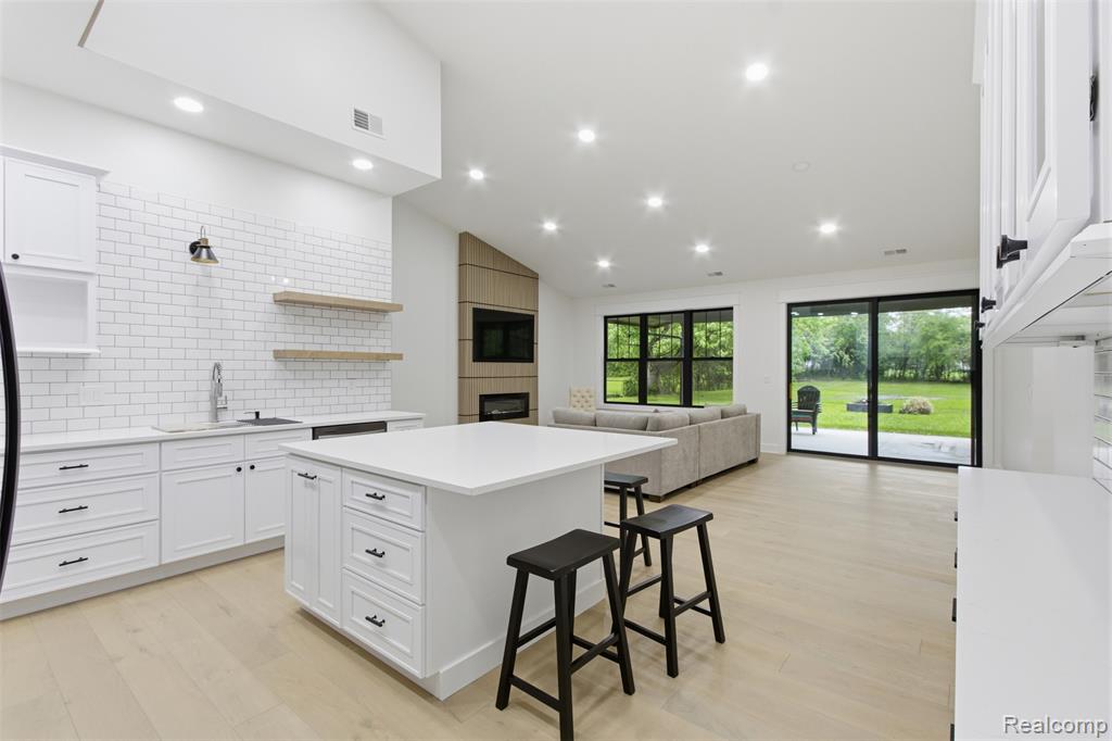130 McKinley Drive, Troy, MI 48098 — Photo 9