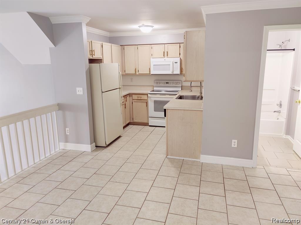 4336 Schaefer Road, Dearborn, MI 48126 — Photo 4