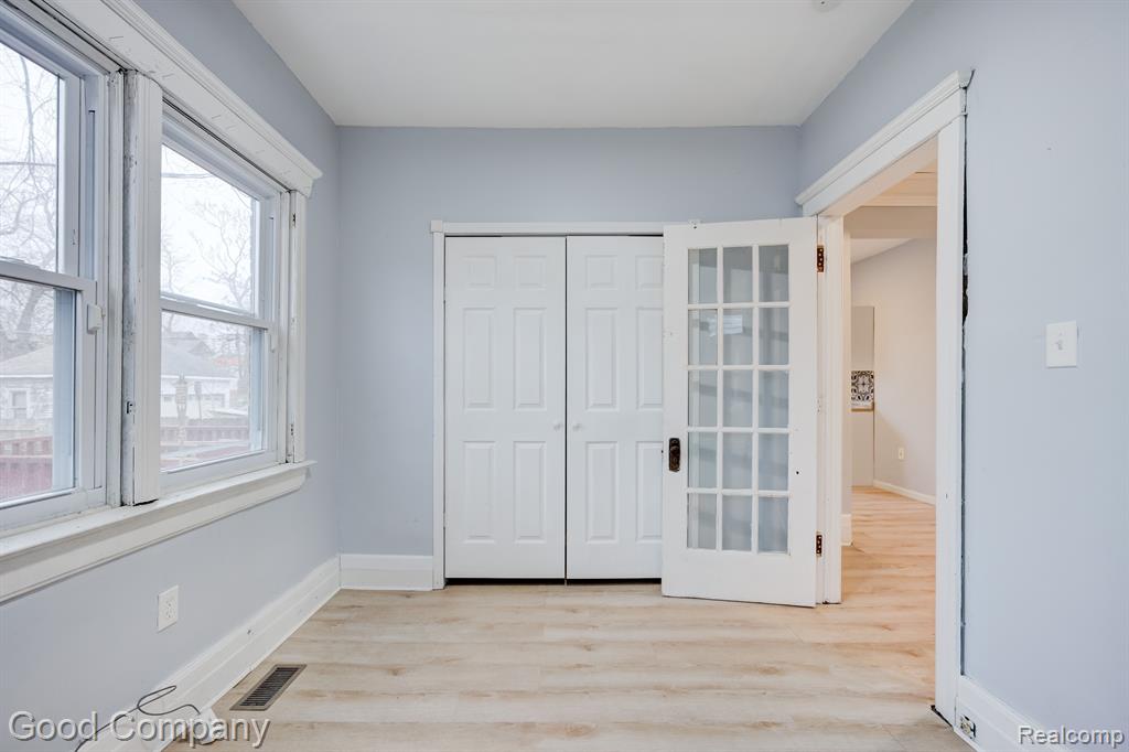 849 CHALMERS Street, Detroit, MI 48215 — Photo 20
