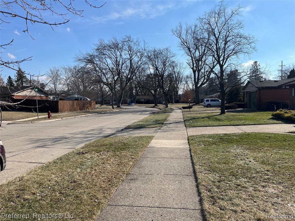 8957 Crown Street, Livonia, MI 48150 — Photo 5