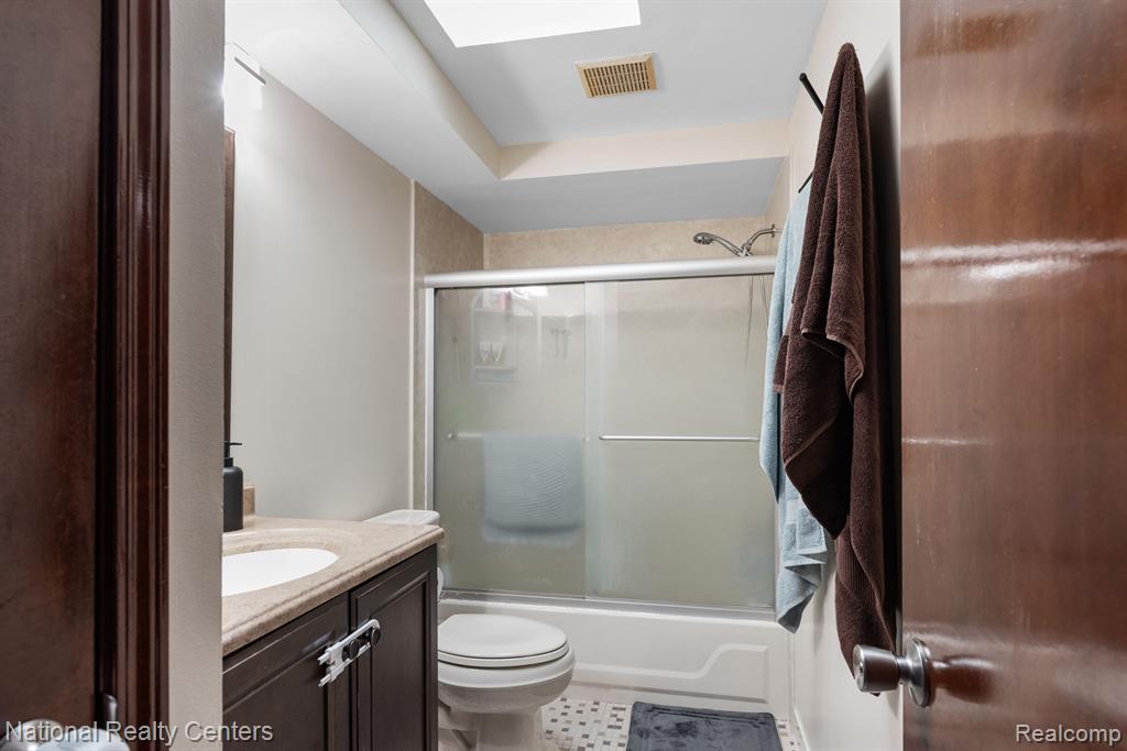 2590 AVERY Court, Wolverine Lake, MI 48390 — Photo 17