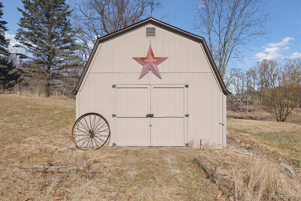5836 DUTCH HILL Drive, Ann Arbor, MI 48105 — Photo 49